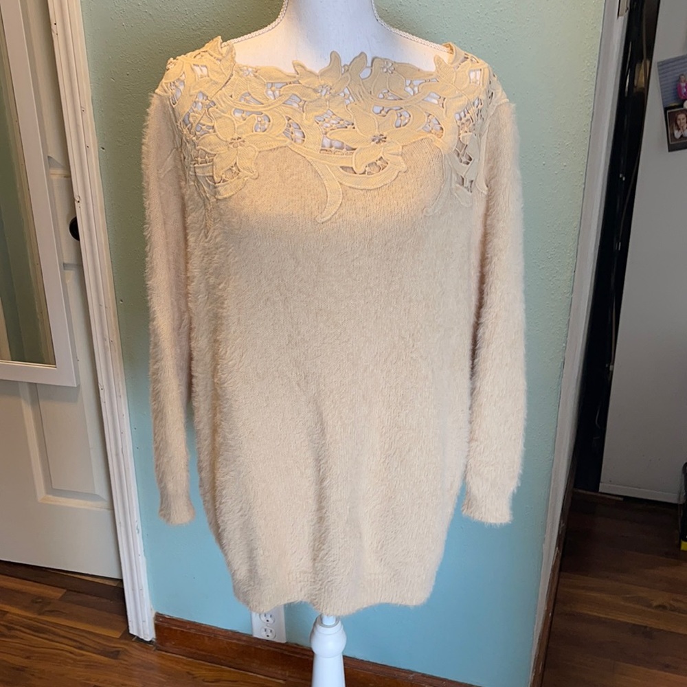 Vici fuzzy lace tunic sweater small